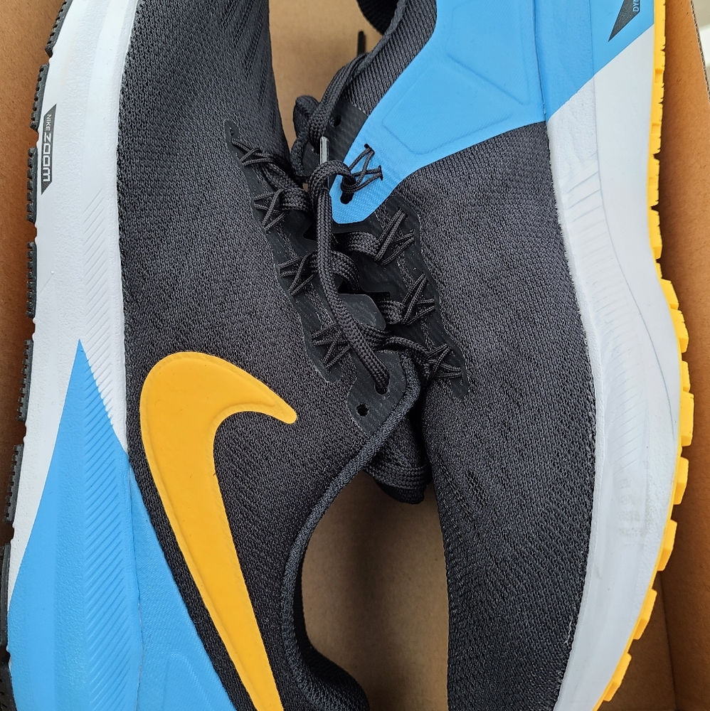 Nike Air Zoom Structure 22